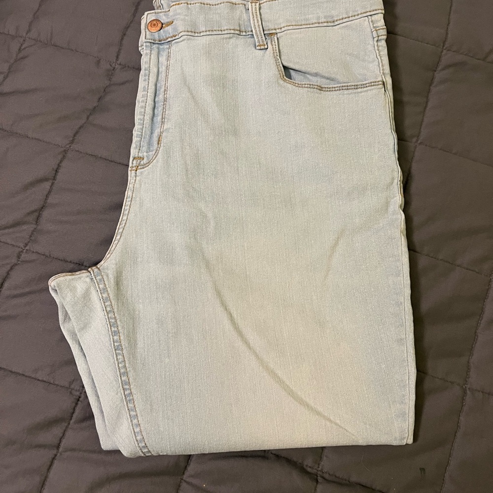 Old Navy Women's Skinny Jeans in Light Blue